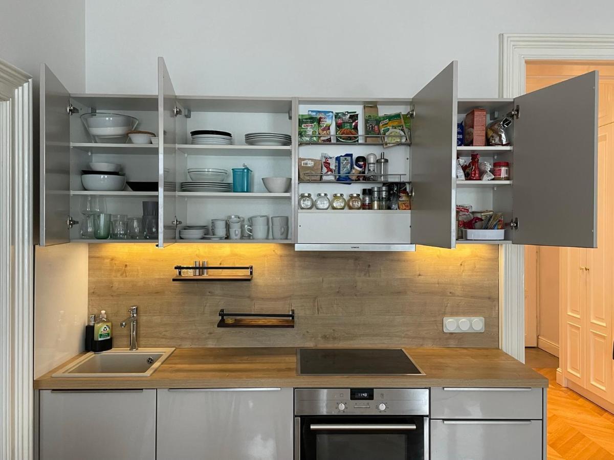 Luxury 2Br Apartment Neubaugasse Вена Экстерьер фото