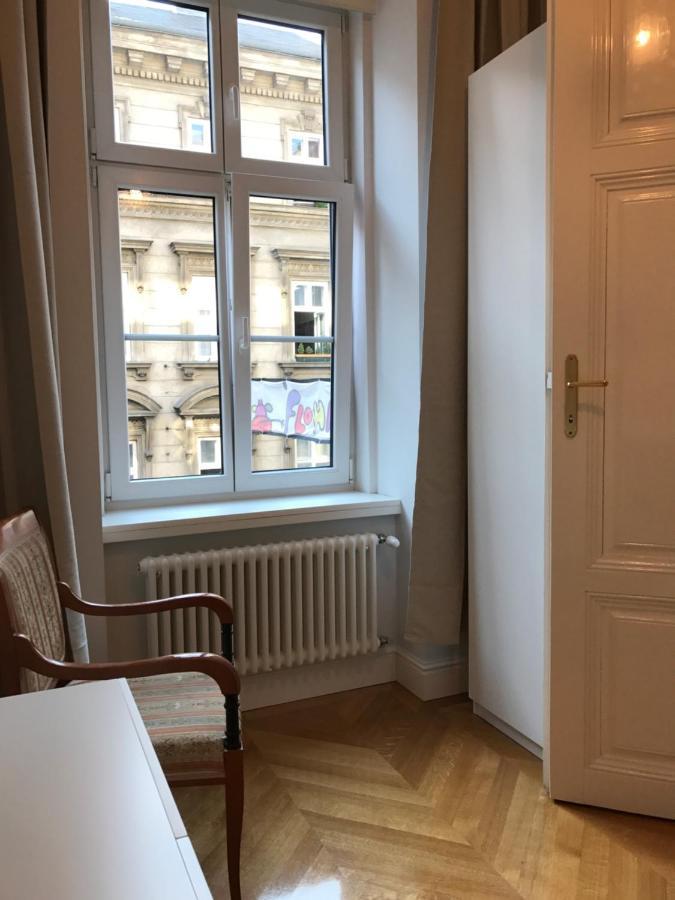 Luxury 2Br Apartment Neubaugasse Вена Экстерьер фото